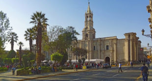 Arequipa – Kirchen, weiße Fassaden und bunte Klöster