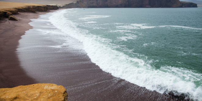 Perus endlose Pazifikküste (© Fremdenverkehrsamt Peru)