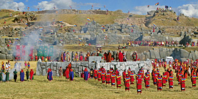 Das Fest Inti Raymi bei Sacsayhuaman in Peru
